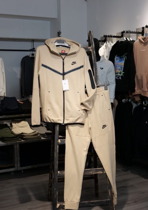 Kostum sportiv per meshkuj