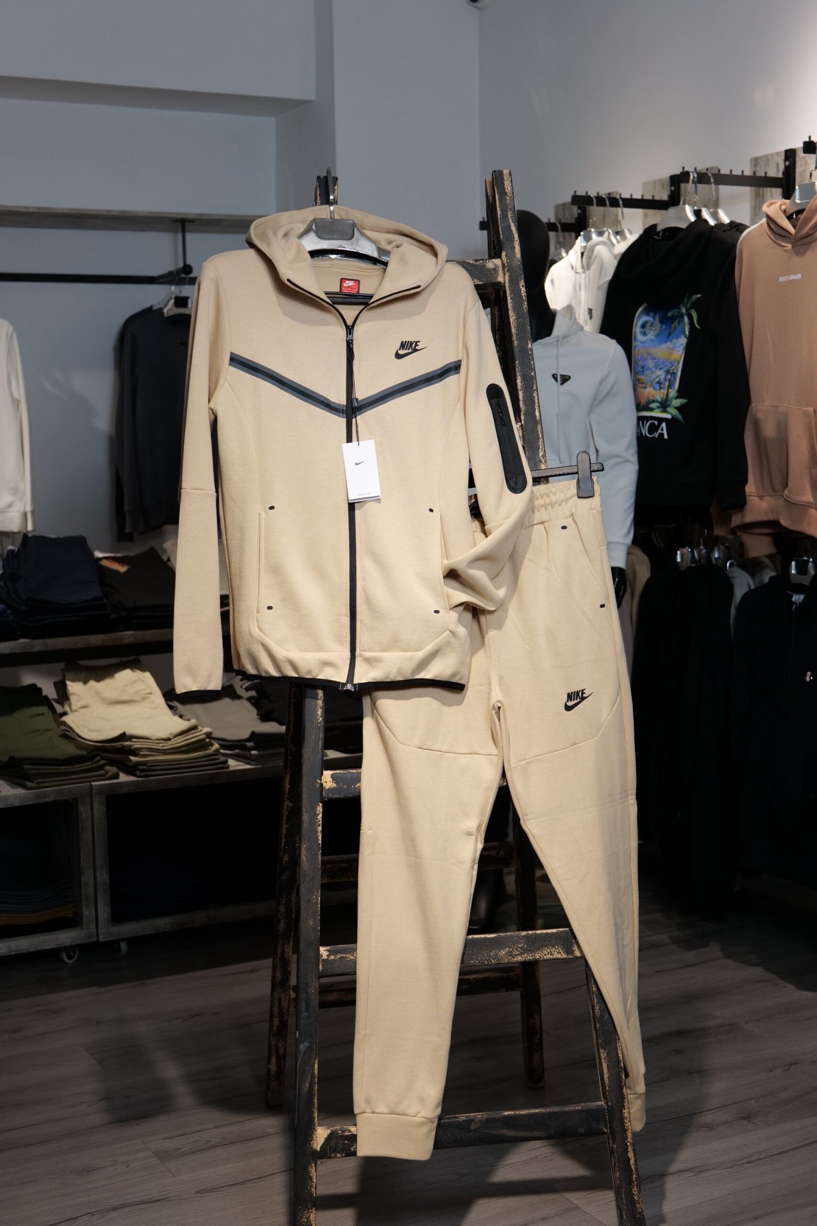 Kostum sportiv per meshkuj