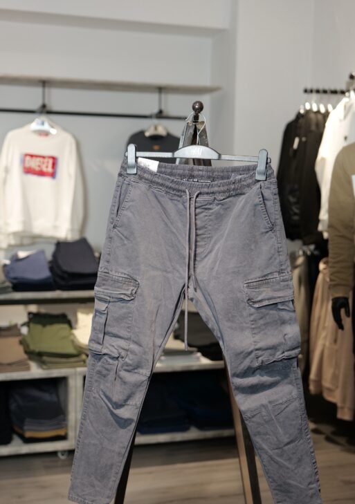 Xhinse kargo per meshkuj