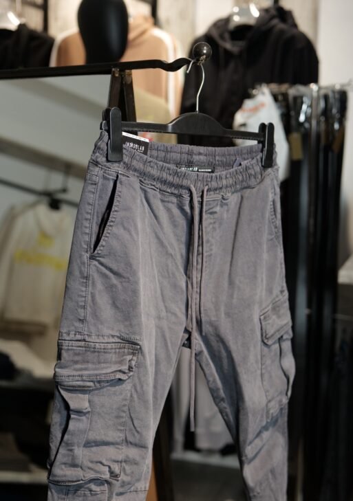 Xhinse kargo per meshkuj